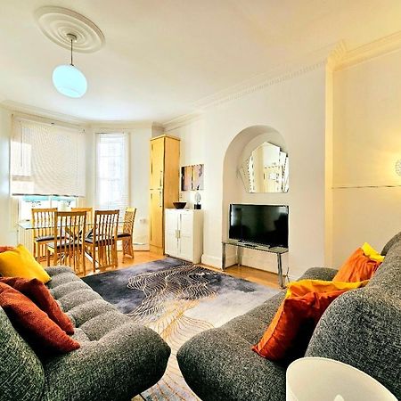 Spacious & Cosy 2 Bedroom Home Plus 2 Sofa-Beds With Private Entrance And Back Patio, 3 Min Walk To Earl'S Court Station Londýn Exteriér fotografie