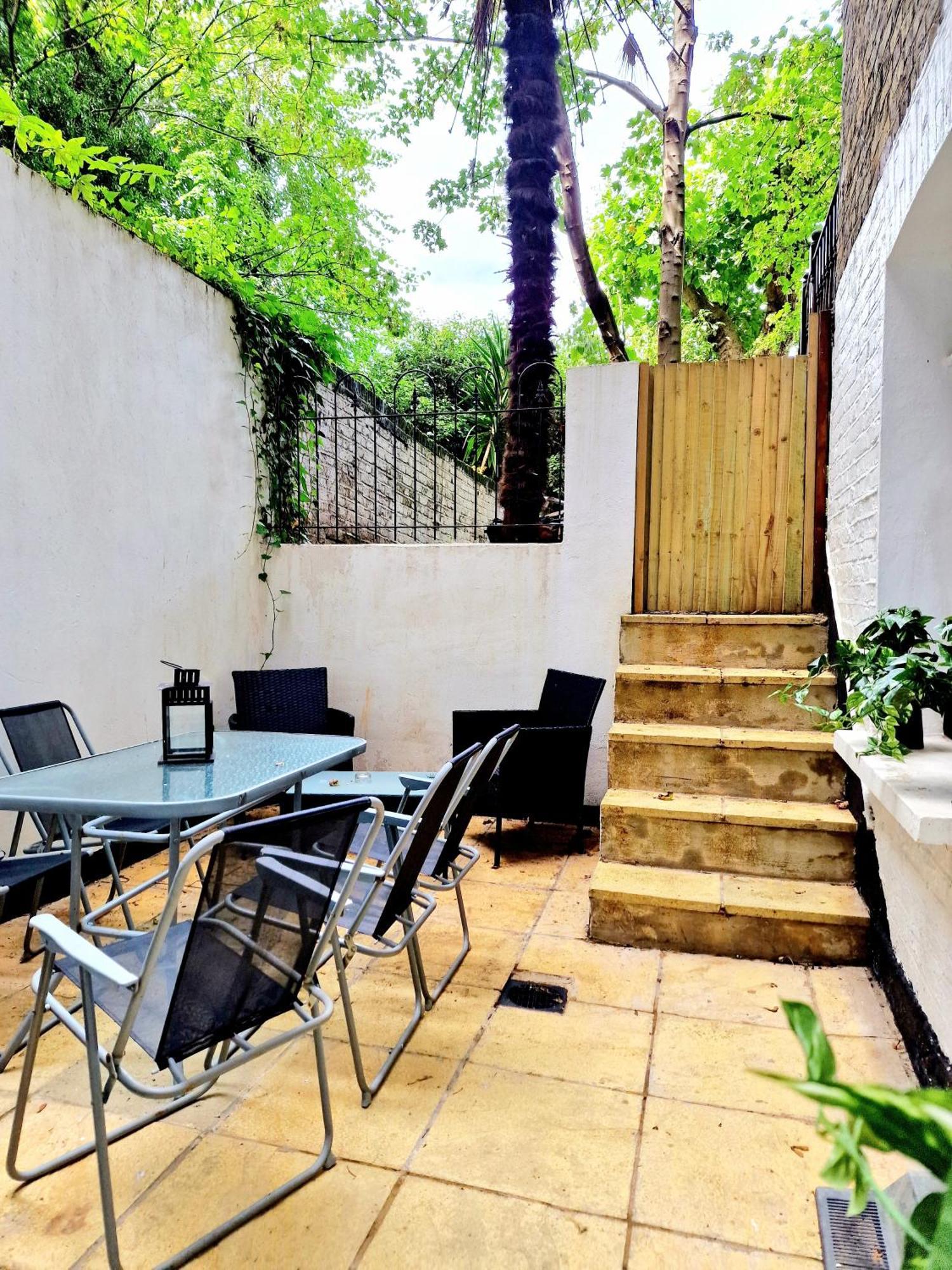Spacious & Cosy 2 Bedroom Home Plus 2 Sofa-Beds With Private Entrance And Back Patio, 3 Min Walk To Earl'S Court Station Londýn Exteriér fotografie