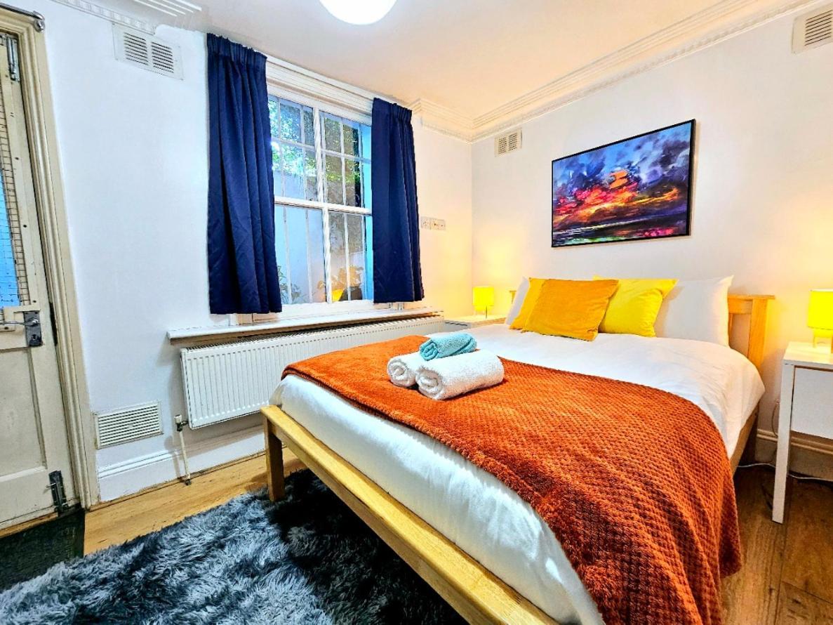 Spacious & Cosy 2 Bedroom Home Plus 2 Sofa-Beds With Private Entrance And Back Patio, 3 Min Walk To Earl'S Court Station Londýn Exteriér fotografie
