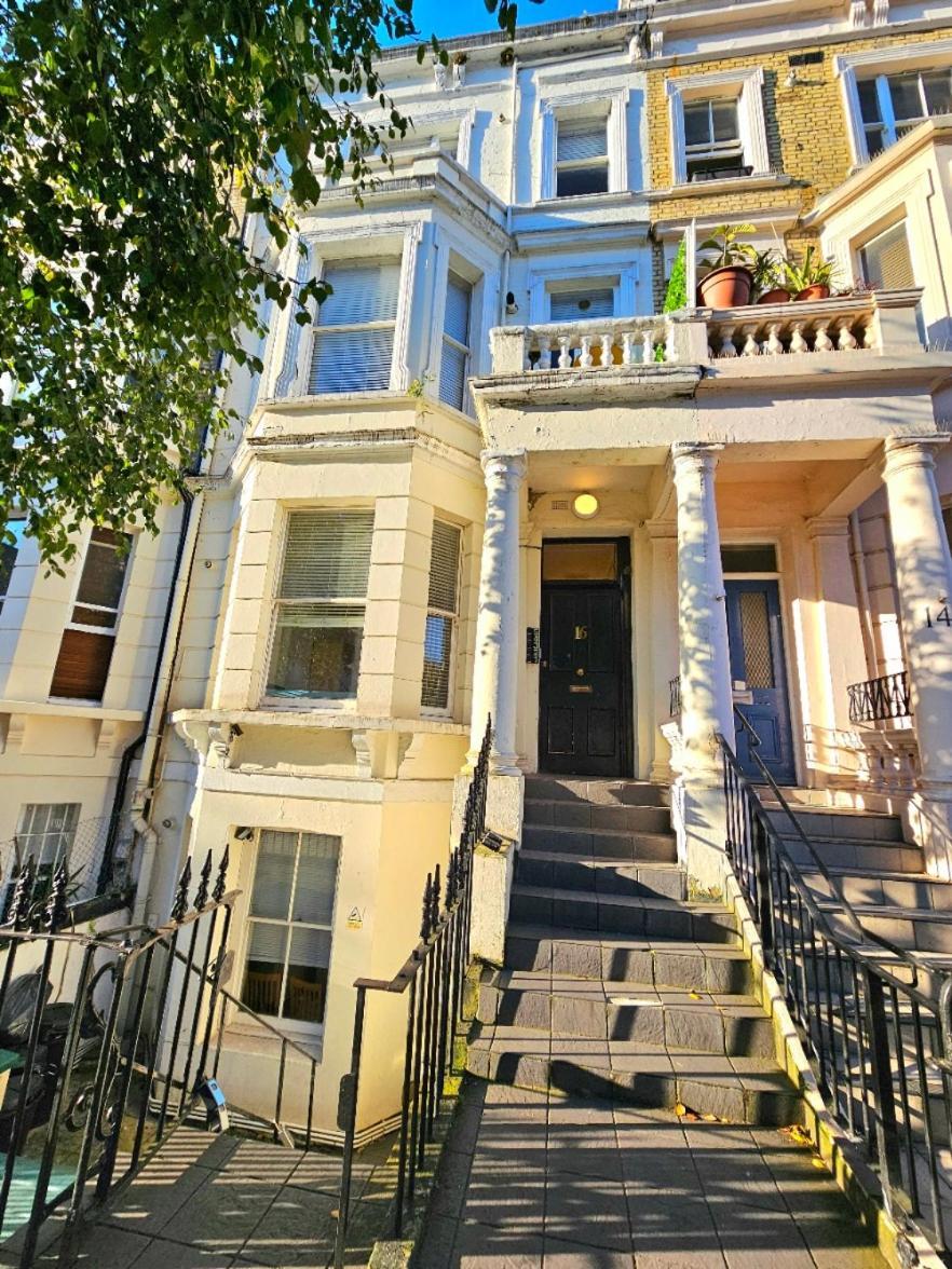Spacious & Cosy 2 Bedroom Home Plus 2 Sofa-Beds With Private Entrance And Back Patio, 3 Min Walk To Earl'S Court Station Londýn Exteriér fotografie