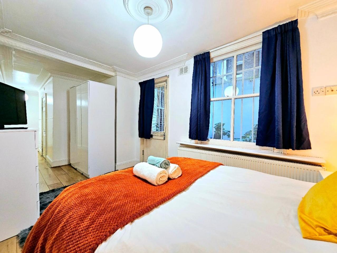 Spacious & Cosy 2 Bedroom Home Plus 2 Sofa-Beds With Private Entrance And Back Patio, 3 Min Walk To Earl'S Court Station Londýn Exteriér fotografie