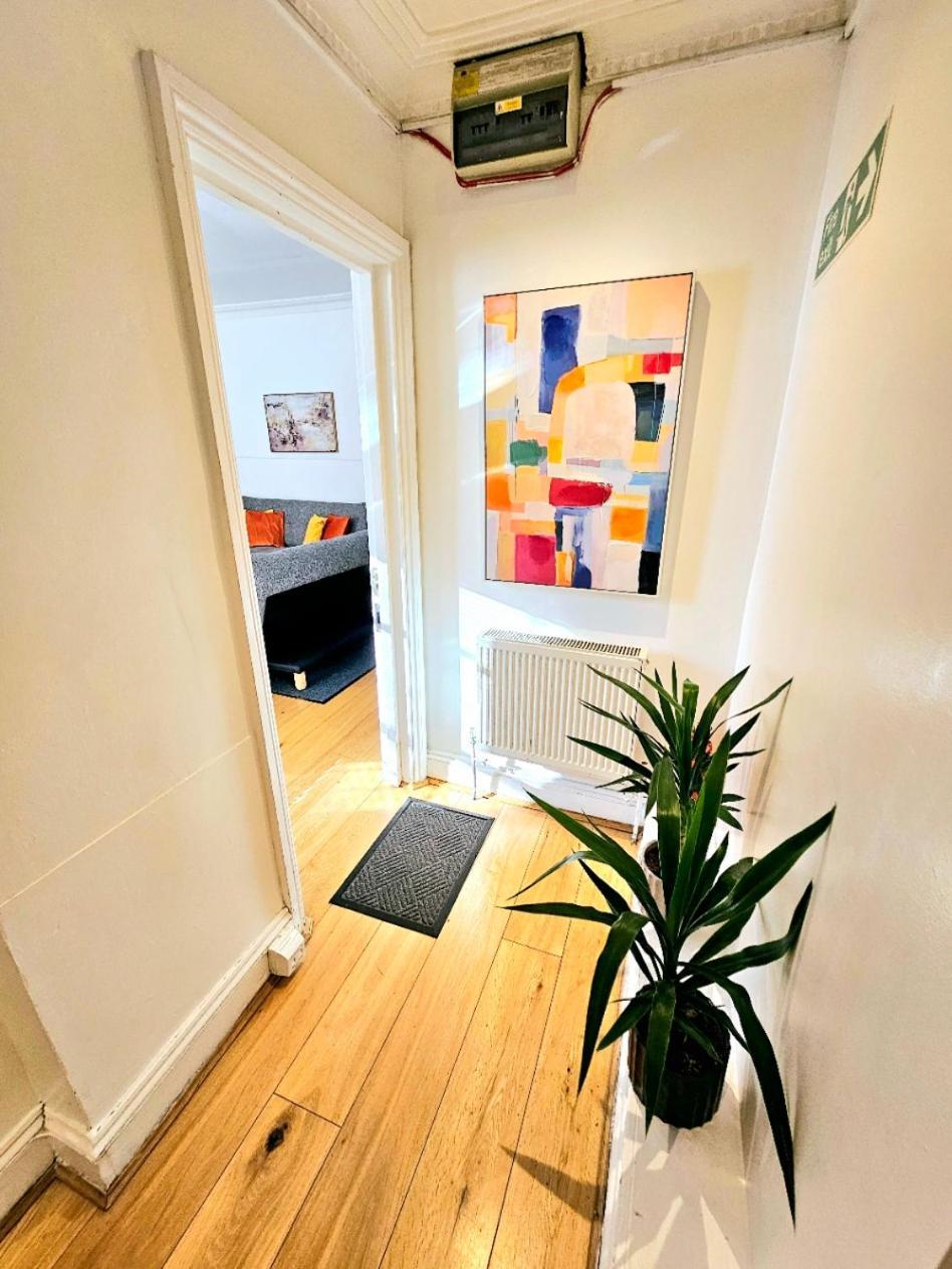 Spacious & Cosy 2 Bedroom Home Plus 2 Sofa-Beds With Private Entrance And Back Patio, 3 Min Walk To Earl'S Court Station Londýn Exteriér fotografie