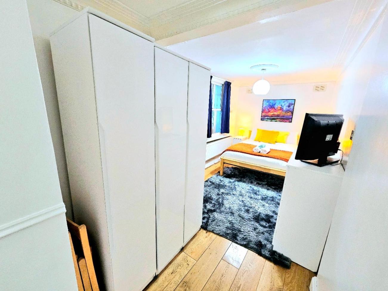 Spacious & Cosy 2 Bedroom Home Plus 2 Sofa-Beds With Private Entrance And Back Patio, 3 Min Walk To Earl'S Court Station Londýn Exteriér fotografie