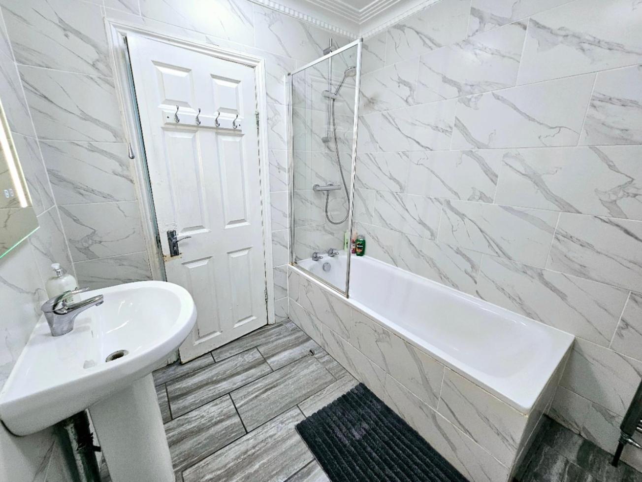 Spacious & Cosy 2 Bedroom Home Plus 2 Sofa-Beds With Private Entrance And Back Patio, 3 Min Walk To Earl'S Court Station Londýn Exteriér fotografie